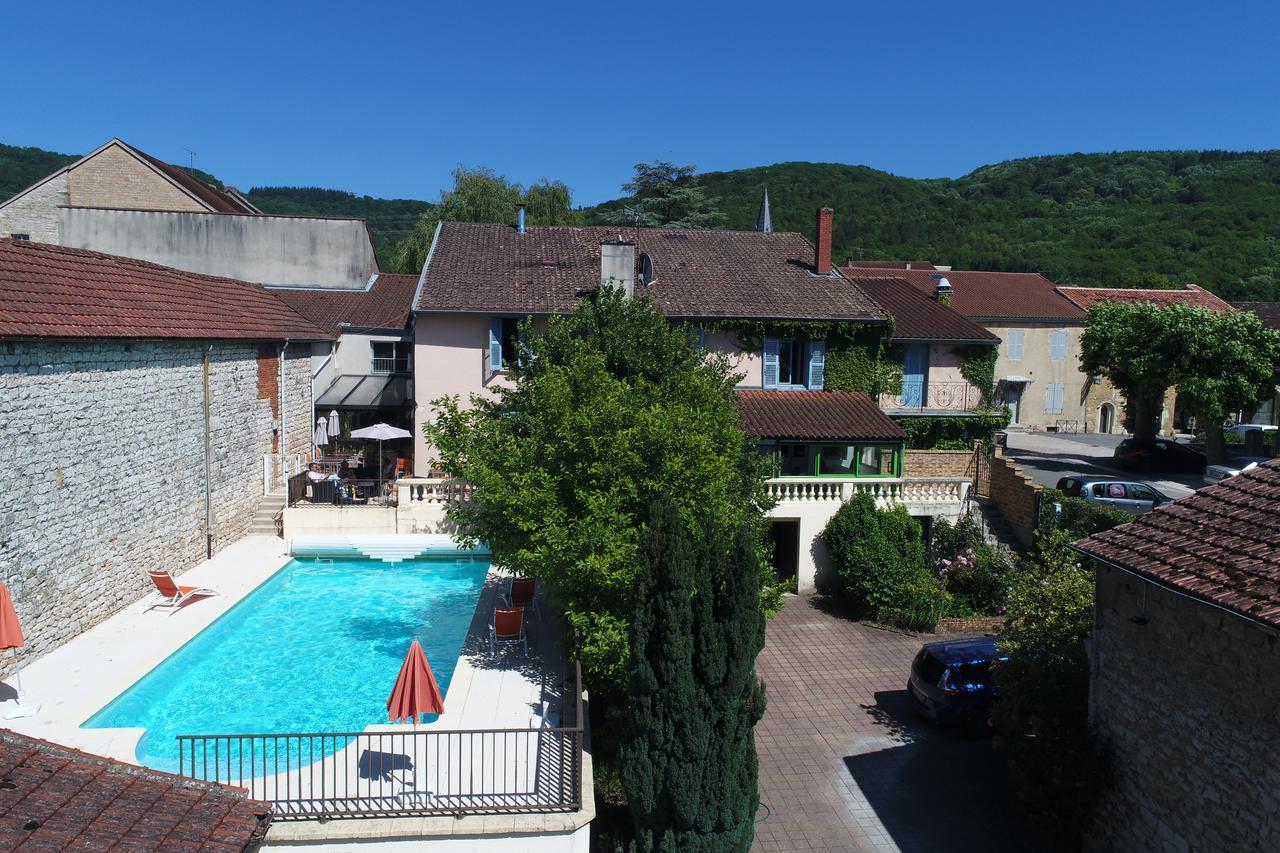 Logis Hotel Restaurant & Pizzeria Vuillot Cuiseaux Exterior foto