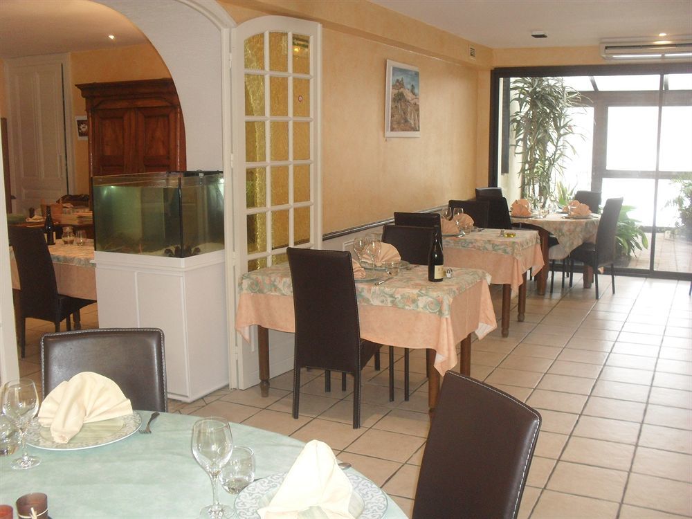 Logis Hotel Restaurant & Pizzeria Vuillot Cuiseaux Exterior foto