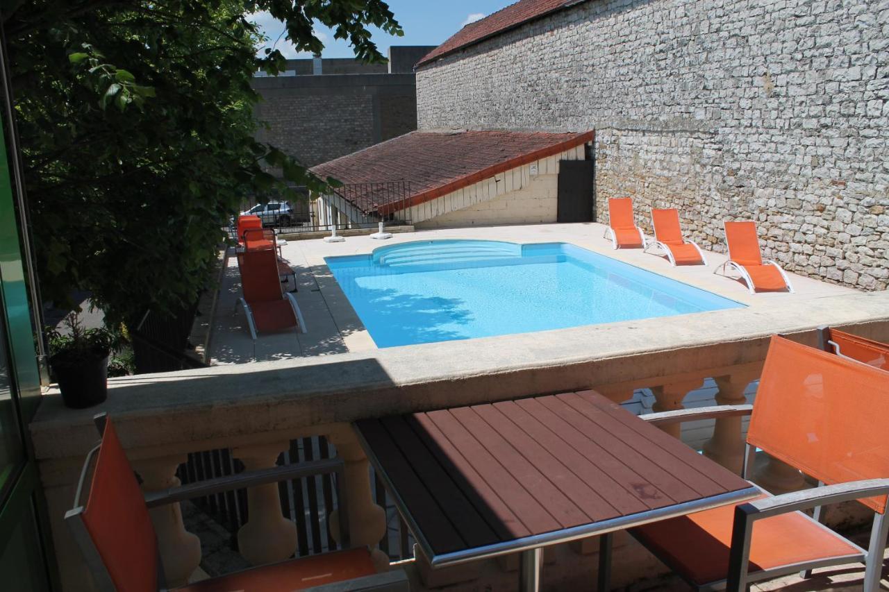Logis Hotel Restaurant & Pizzeria Vuillot Cuiseaux Exterior foto